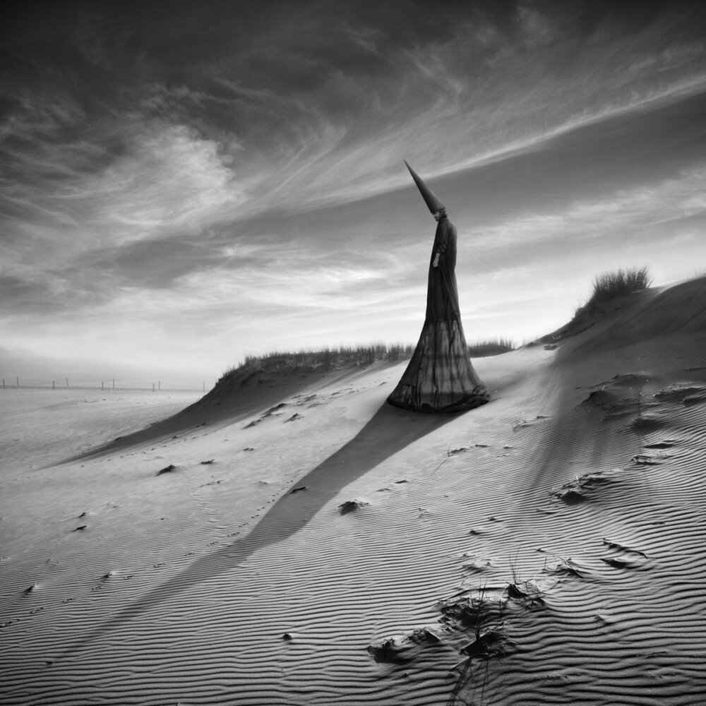 Dariusz Klimczak: Black and White Theatre of Dreams